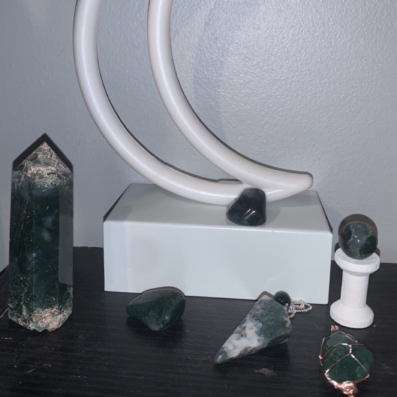 Meet your Posher, Kay - Picture 2 of 2